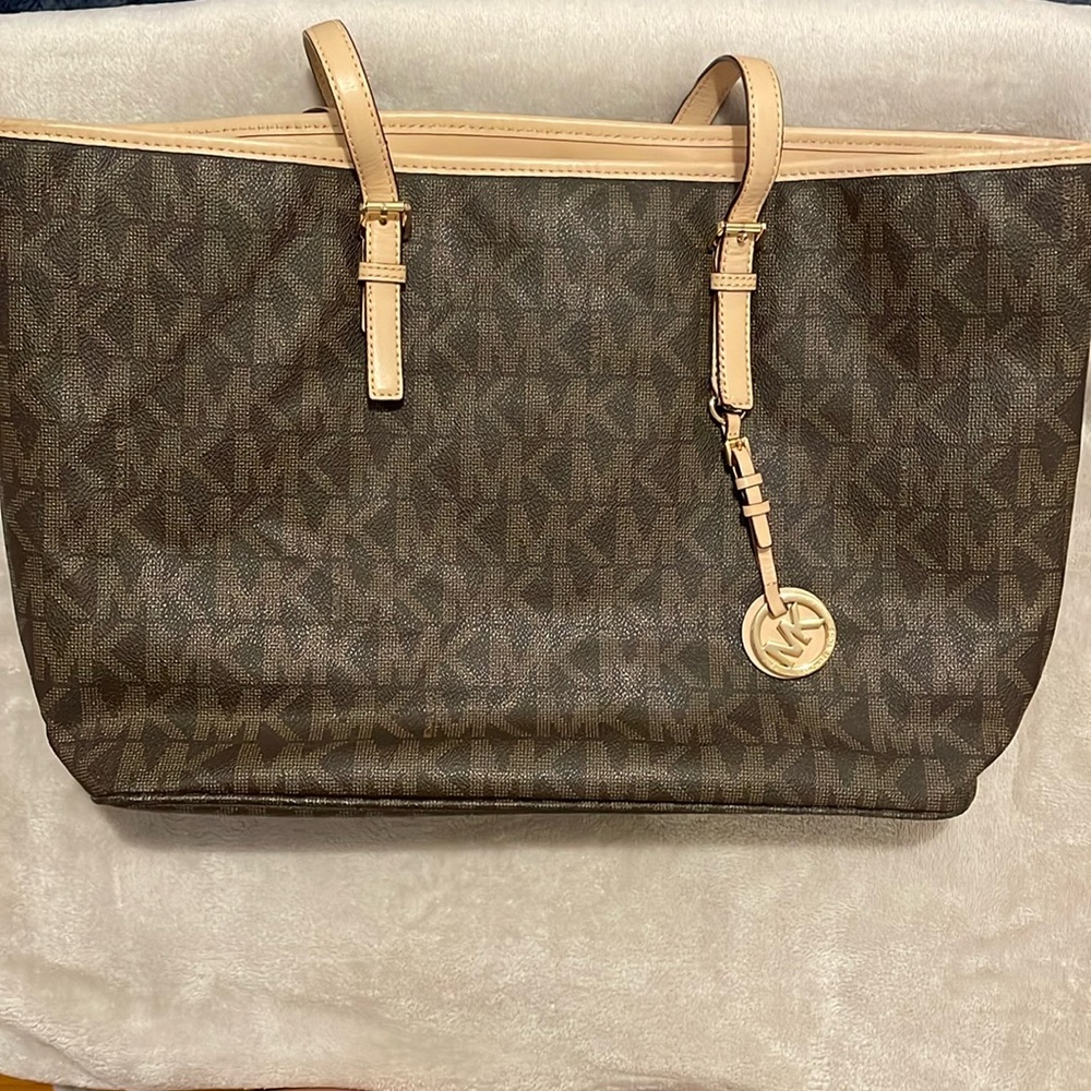 Michael Kors Logo Tote Bag. Color Brown/Tan Large Size Tote Bag.